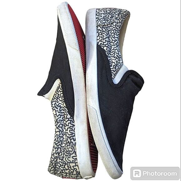 Bucketfeet Black & White Skater Style Slip On Sneakers size 10 - Picture 3 of 13